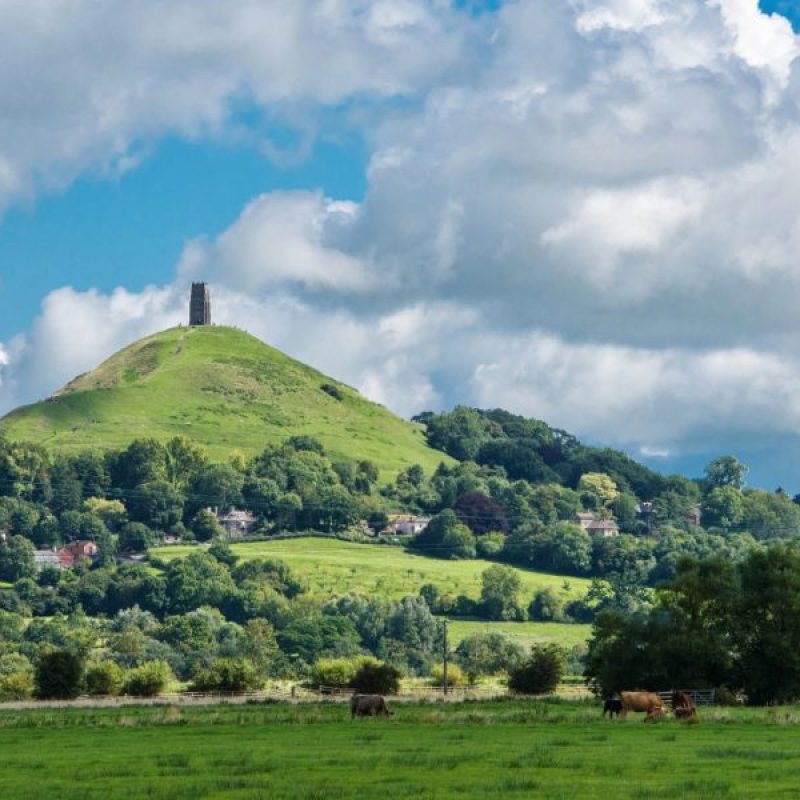 Glastonbury_Tor-800x600